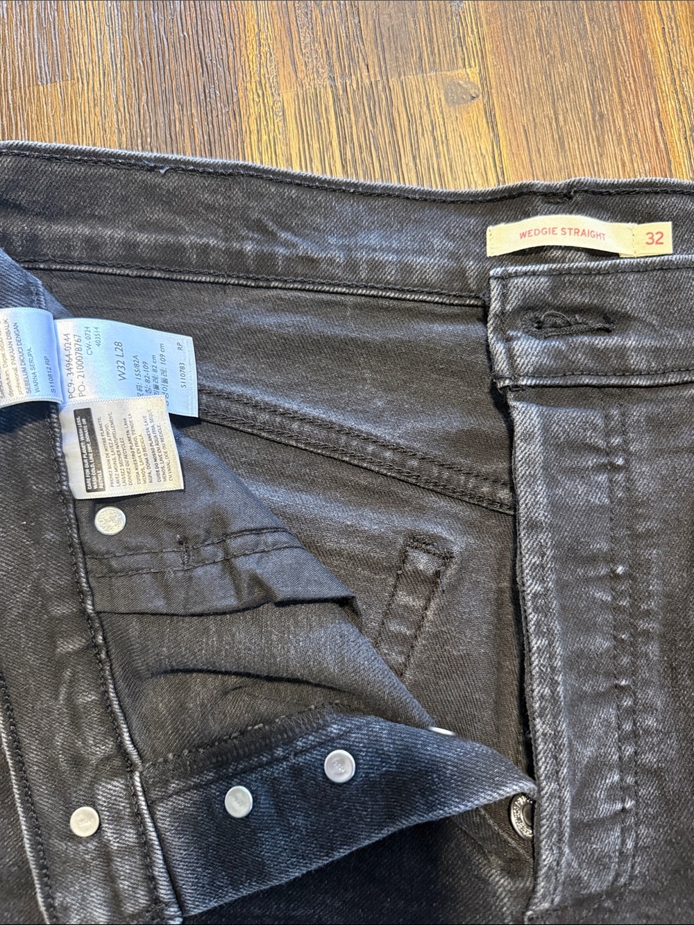 Women’s Levi's Wedgie Straight Jeans - Black